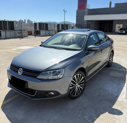 VOLKSWAGEN JETTA 2.0 TSI HIGHLINE 211CV GASOLINA 4P TIPTRONIC VOLKSWAGEN JETTA 2.0 TSI HIGHLINE 211CV GASOLINA 4P TIPTRONIC